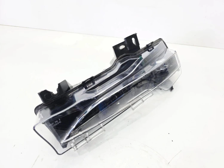 HALOGEN PRAWY PRZÓD TESLA MODEL 3 Y LIFT 1624798-00-A