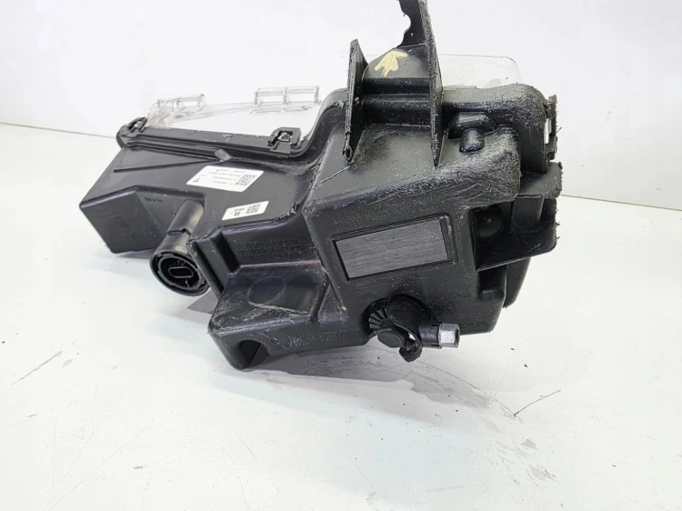 HALOGEN PRAWY PRZÓD TESLA MODEL 3 Y LIFT 1624798-00-A