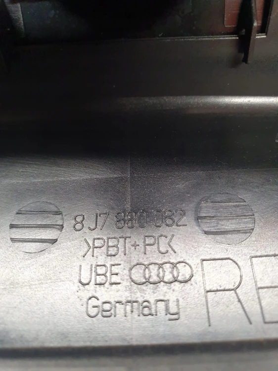 ZAGŁÓWEK FOTELA PRAWY AUDI TT 8J CABRIO 8J7880082