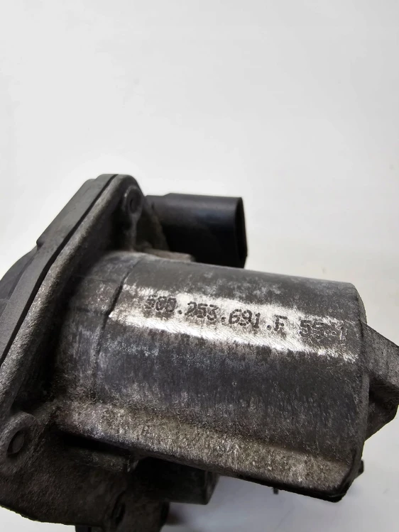 PRZEPUSTNICA SPALIN WYDECHU AUDI A4 B9 A5 2.0 TDI 5Q0253691F