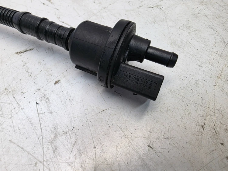 ROZDZIELACZ ZAWÓR PRZEWÓD PODCIŚNIENIA AUDI VW 03C133366BA 6QE906517A