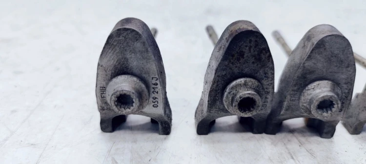 ŚRUBA MOCOWANIE WTRYSKU AUDI VW SEAT SKODA 059216J