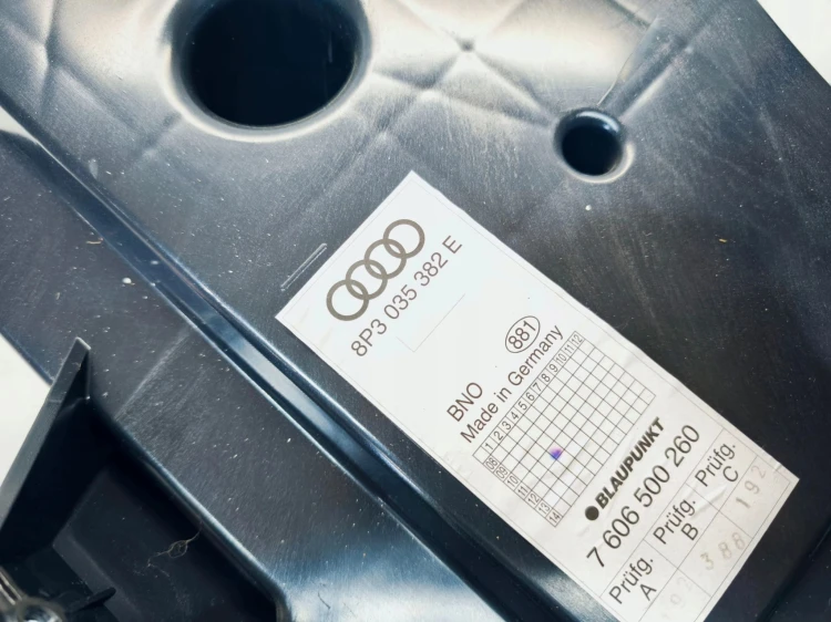 GŁOŚNIK SUBWOOFER TUBA AUDI A3 8P LIFT 8P3035382E
