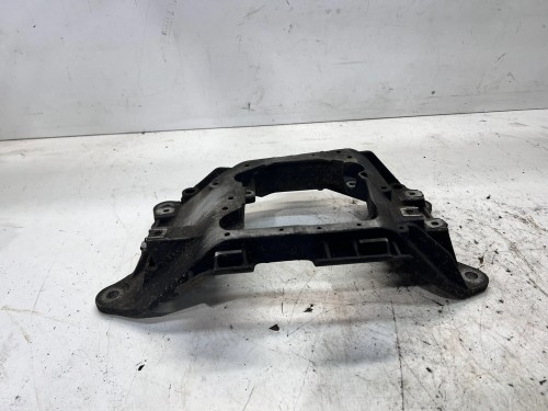 ŁAPA PODPORA SKRZYNI BIEGÓW AUDI A6 A7 4G0399263R