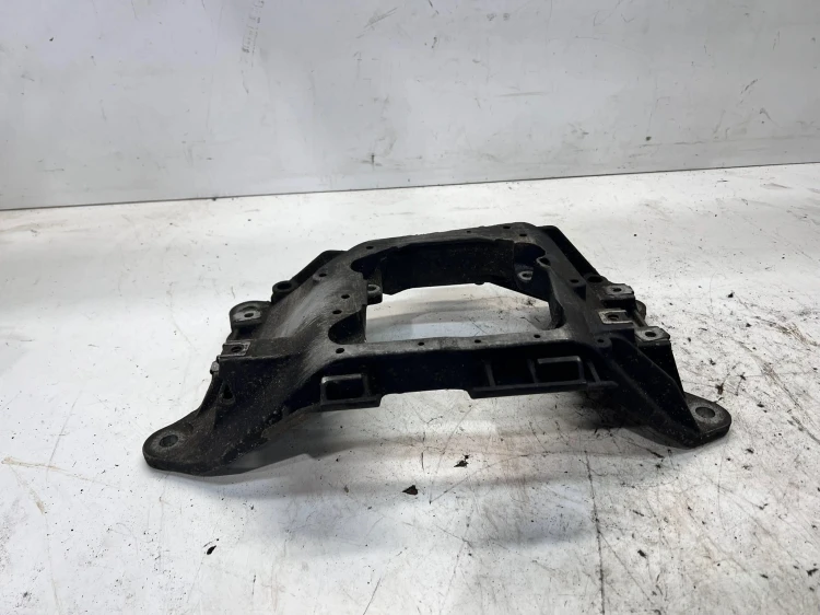 ŁAPA PODPORA SKRZYNI BIEGÓW AUDI A6 A7 4G0399263R