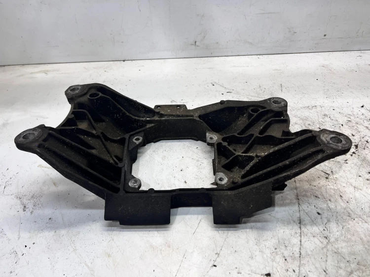 ŁAPA PODPORA SKRZYNI BIEGÓW AUDI A6 A7 4G0399263R