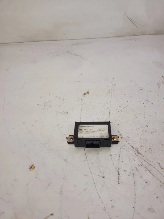 MODUŁ STEROWNIK ALARMU AUDI A4 A6 A8 4D0951173