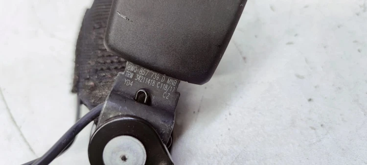 ZAPINKA PASA TYŁ AUDI A4 B9 8W0857739D