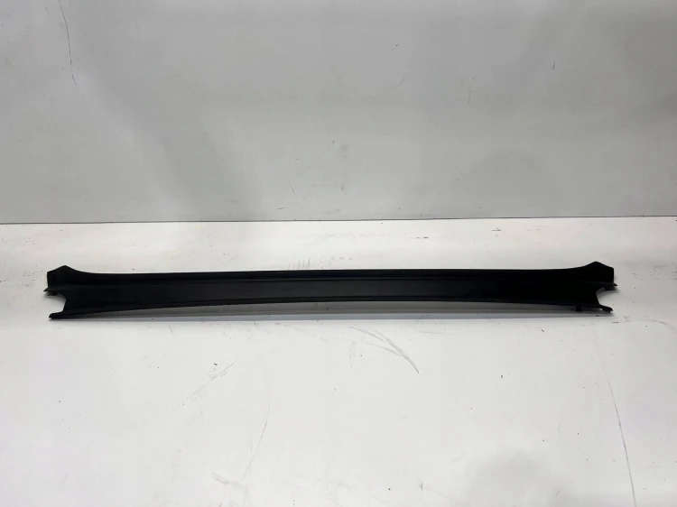 OSŁONA RYNNY KLAPY BAGAŻNIKA AUDI A3 8P SPORTBACK 8P4827229