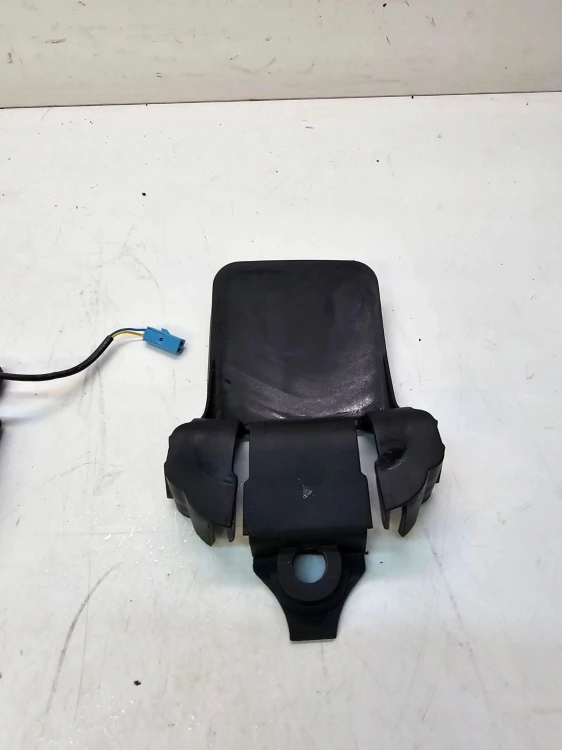 ZAPINKA PASA TYŁ AUDI A3 8V CABRIO 8V7857740 8V7857739