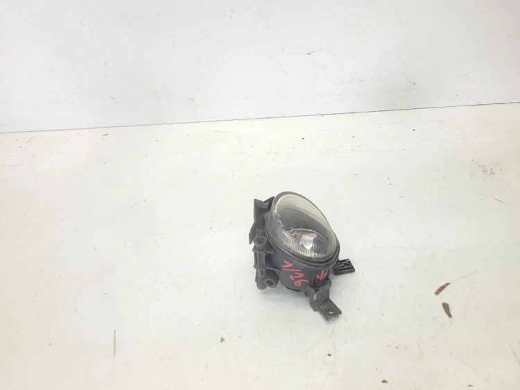 HALOGEN LAMPA PRZECIWMGIELNA LEWY PRZÓD AUDI A3 8P A4 B7 8E0941699C