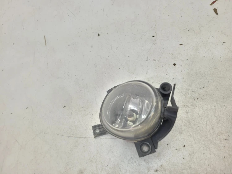 HALOGEN LAMPA PRZECIWMGIELNA LEWY PRZÓD AUDI A3 8P A4 B7 8E0941699C