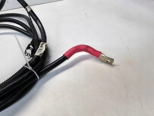 KLEMA PRZEWÓD PLUSOWY AKUMULATORA AUDI A6 C6 4F0971225L