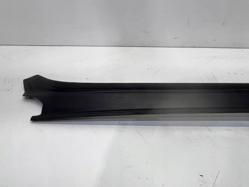 OSŁONA RYNNY KLAPY BAGAŻNIKA AUDI A3 8P SPORTBACK 8P4827229