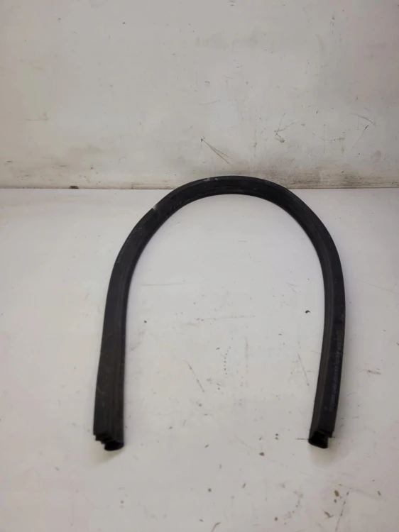 USZCZELKA KOMORY SILNIKA AUDI A4 B9 A5 8W0823723A