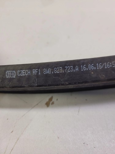 USZCZELKA KOMORY SILNIKA AUDI A4 B9 A5 8W0823723A