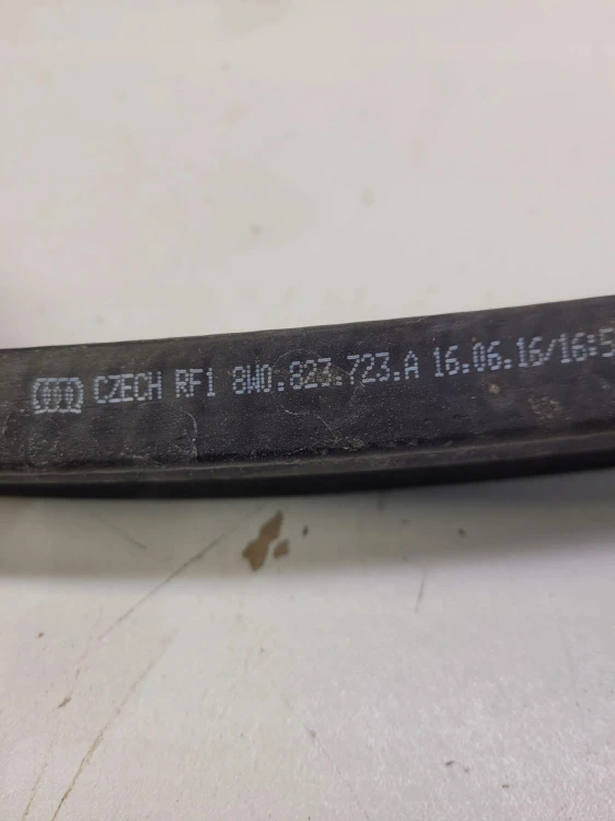 USZCZELKA KOMORY SILNIKA AUDI A4 B9 A5 8W0823723A