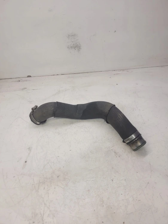 RURA PRZEWÓD INTERCOOLERA AUDI A4 B7 038131111J