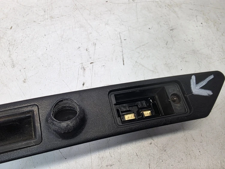 PODŚWIETLENIE TABLICY REJESTRACYJNEJ AUDI A3 A4 A6 8E0827574C **2**