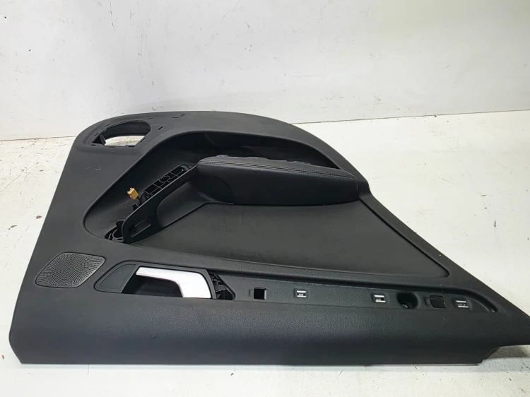 BOCZEK DRZWI LEWY TYŁ AUDI A4 B8 8K0867305 2/26 SKÓRA