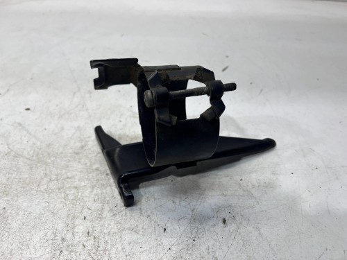 UCHWYT MOCOWANIE FILTRA PALIWA AUDI A3 8L 1M0127225