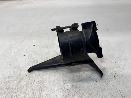 UCHWYT MOCOWANIE FILTRA PALIWA AUDI A3 8L 1M0127225