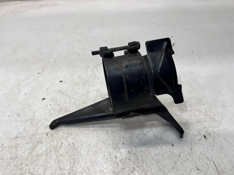 UCHWYT MOCOWANIE FILTRA PALIWA AUDI A3 8L 1M0127225