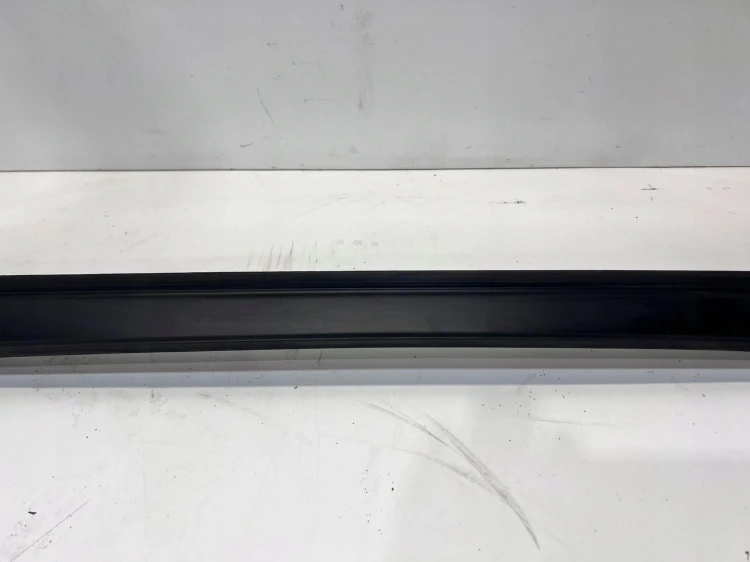 OSŁONA RYNNY KLAPY BAGAŻNIKA AUDI A3 8P SPORTBACK 8P4827229