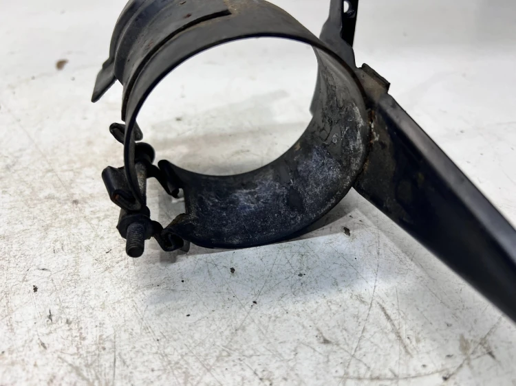 UCHWYT MOCOWANIE FILTRA PALIWA AUDI A3 8L 1M0127225