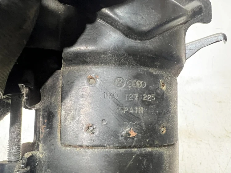 UCHWYT MOCOWANIE FILTRA PALIWA AUDI A3 8L 1M0127225