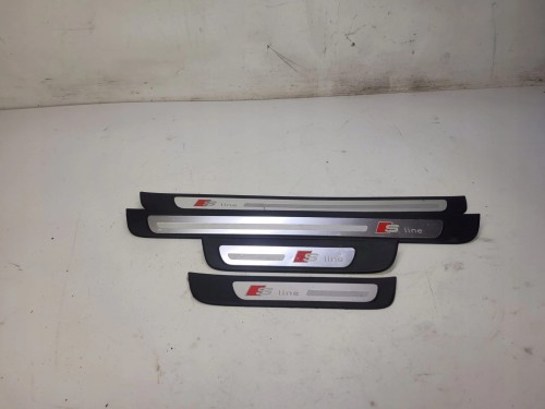 LISTWA LISTWY PROGOWE S-LINE AUDI A4 B8 ORYGINAŁ KOMPLET