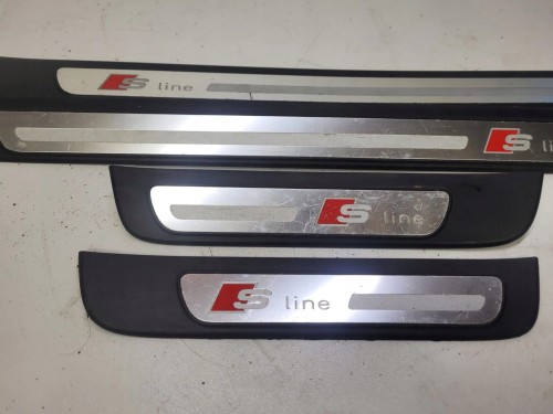 LISTWA LISTWY PROGOWE S-LINE AUDI A4 B8 ORYGINAŁ KOMPLET