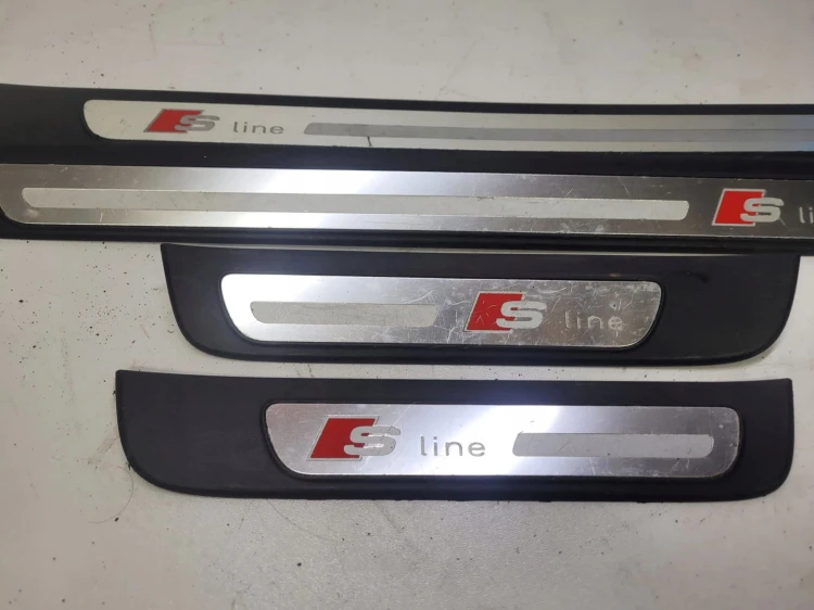 LISTWA LISTWY PROGOWE S-LINE AUDI A4 B8 ORYGINAŁ KOMPLET