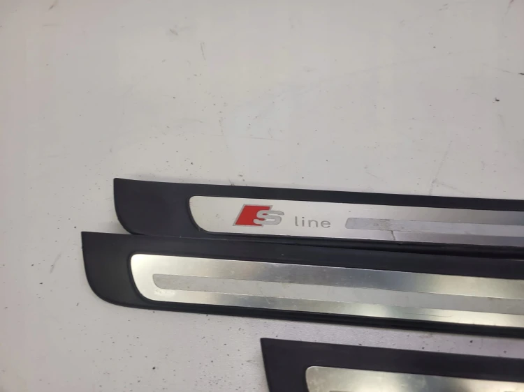 LISTWA LISTWY PROGOWE S-LINE AUDI A4 B8 ORYGINAŁ KOMPLET