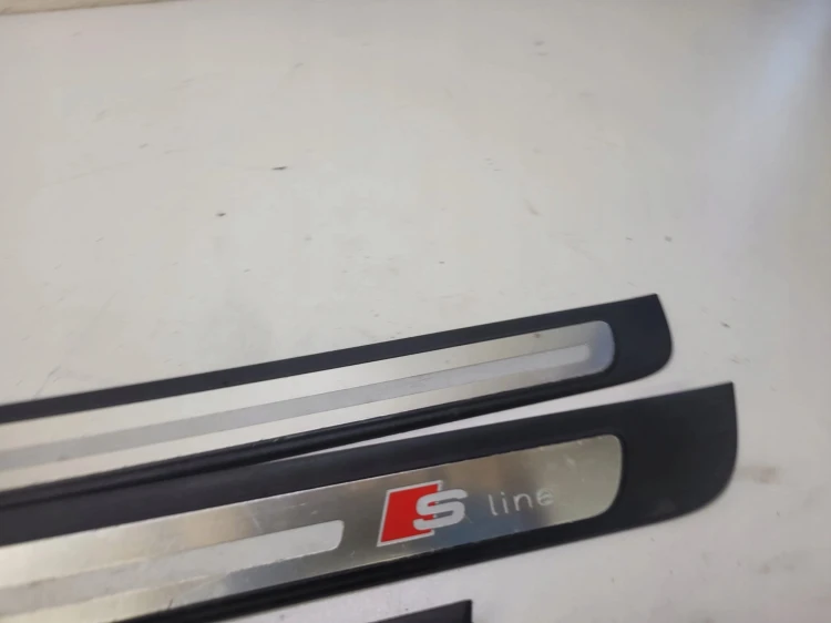 LISTWA LISTWY PROGOWE S-LINE AUDI A4 B8 ORYGINAŁ KOMPLET