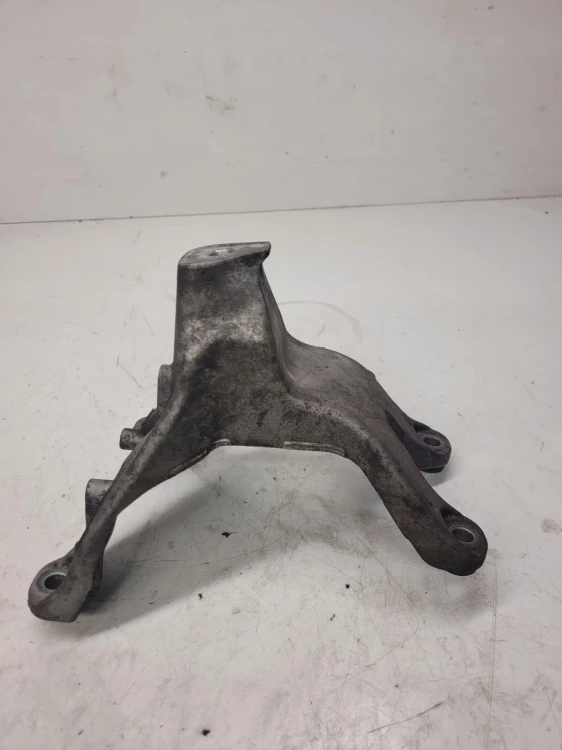 ŁAPA SILNIKA PRAWA AUDI A4 A5 8K0199308BT
