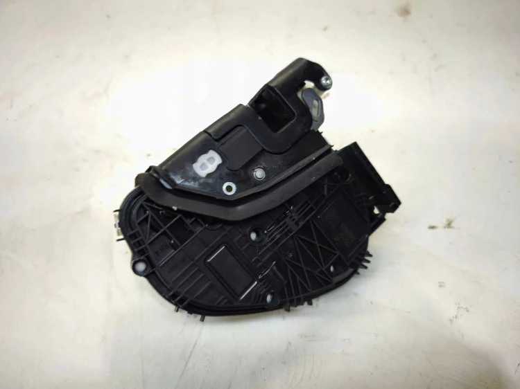 ZAMEK DRZWI PRAWY PRZÓD AUDI A1 8X A4 B9 A5 8X1837016E 6 PIN