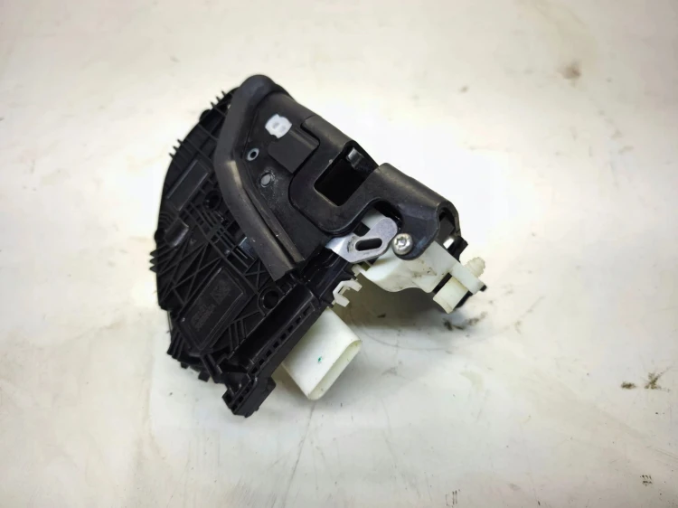 ZAMEK DRZWI PRAWY PRZÓD AUDI A1 8X A4 B9 A5 8X1837016E 6 PIN