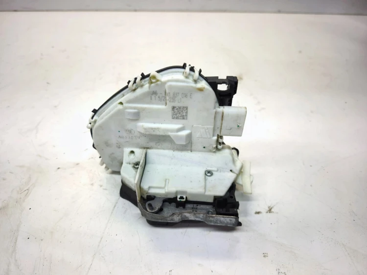 ZAMEK DRZWI PRAWY PRZÓD AUDI A1 8X A4 B9 A5 8X1837016E 6 PIN