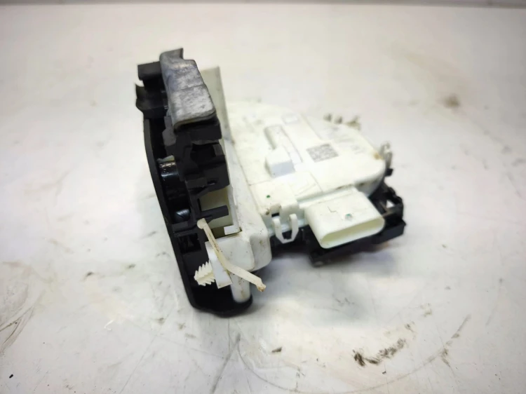 ZAMEK DRZWI PRAWY PRZÓD AUDI A1 8X A4 B9 A5 8X1837016E 6 PIN