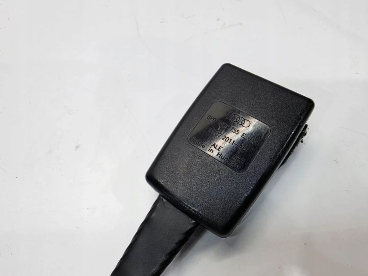 ZAPINKA PASA LEWA BEZ CZUJNIKA AUDI A3 8P 8P0857755E