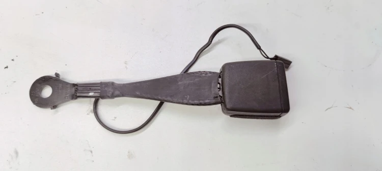 ZAPINKA PASA FOTELA AUDI A4 B9 A5 8W 8W0857755