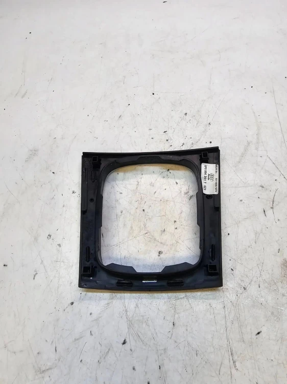 RAMKA MIESZKA ZMIANY BIEGÓW AUDI A3 8P 8P0864261T