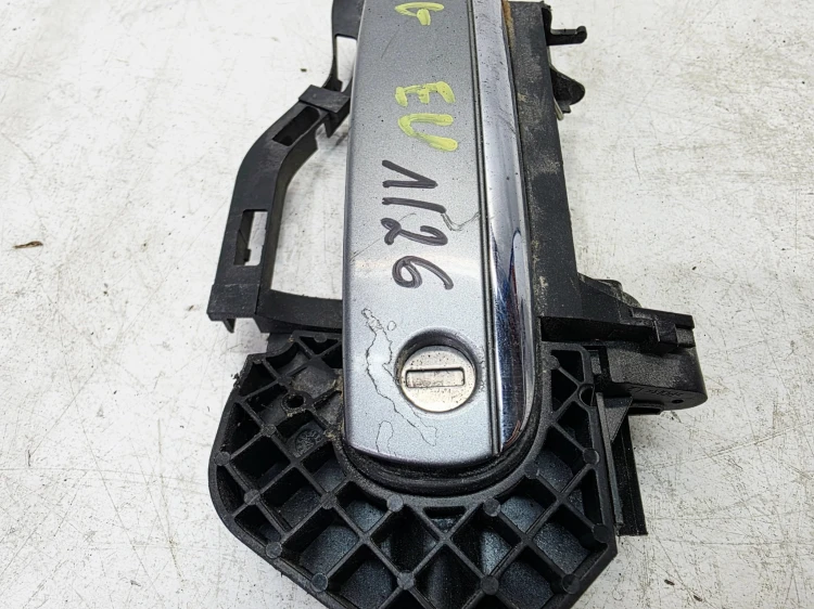 KLAMKA ZEWNĘTRZNA DRZWI LEWY PRZÓD AUDI A6 C6 A3 8P 4F1837275 LY7G 1/26