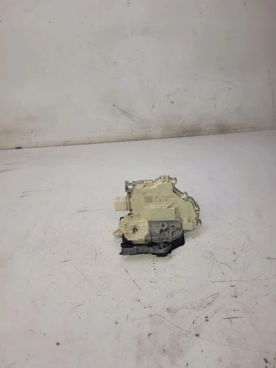 ZAMEK DRZWI LEWY TYŁ AUDI A4 B9 A5 F5 4G0839015F