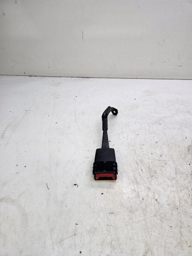 ZAPINKA PASA PRAWA A3 8P LIFT 8P0857756