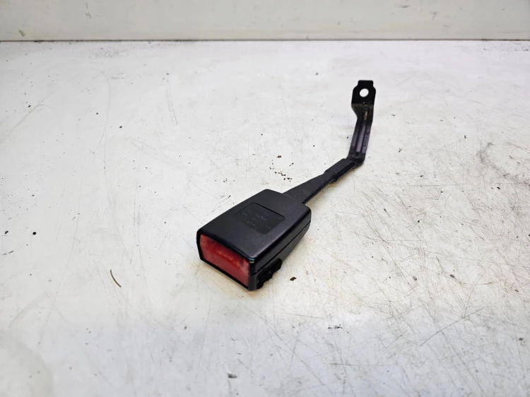 ZAPINKA PASA PRAWA A3 8P LIFT 8P0857756