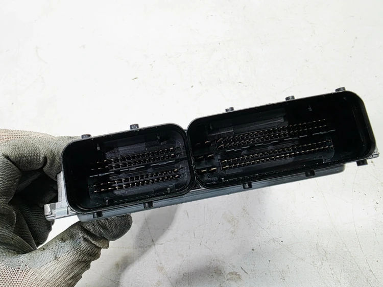 KOMPUTER STEROWNIK SILNIKA AUDI A6 C6 2.4 BDW 4F0907552F 4F1910552Q