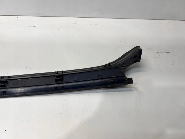 OSŁONA RYNNY KLAPY BAGAŻNIKA AUDI A3 8P SPORTBACK 8P4827229