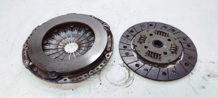 SPRZĘGŁO TARCZA DOCISK AUDI VOLKSWAGEN SEAT SKODA 04B141026B